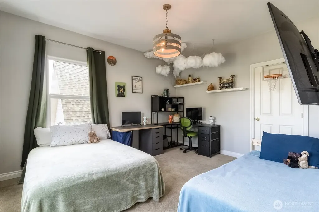 17 SW Homestead Avenue College Place WA 99324