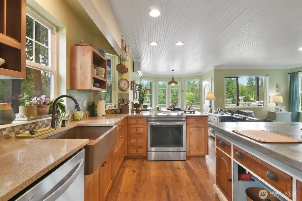 8408 317th Place NW Stanwood WA 98292