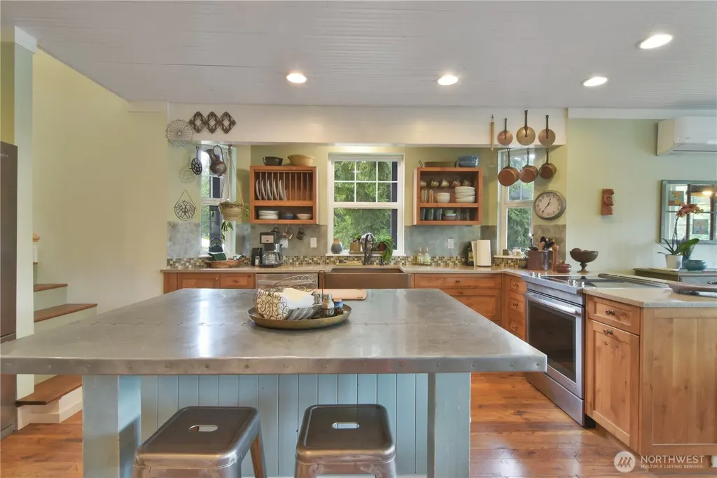 8408 317th Place NW Stanwood WA 98292