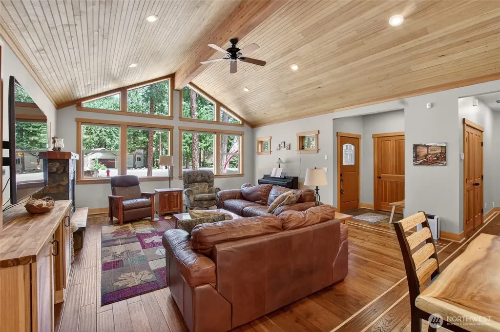 100 White Pine Drive Ronald WA 98940