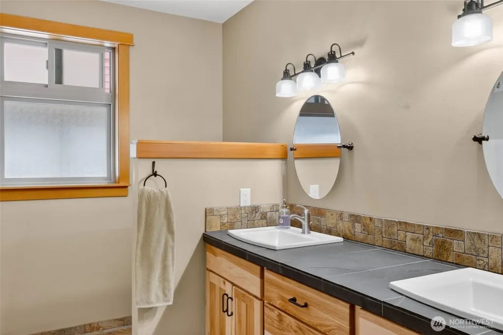 100 White Pine Drive Ronald WA 98940