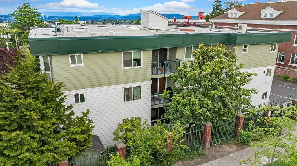 1818 18th Avenue Seattle WA 98122