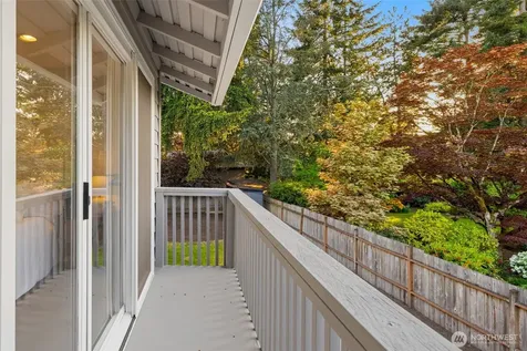 8533 76th Place Mercer Island WA 98040