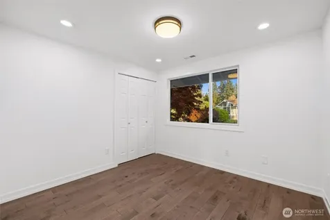 8533 76th Place Mercer Island WA 98040