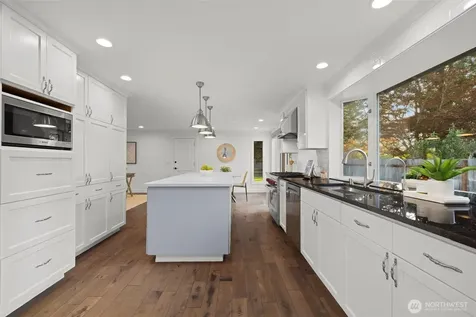 8533 76th Place Mercer Island WA 98040