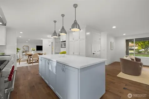 8533 76th Place Mercer Island WA 98040