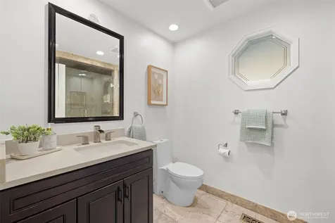 8533 76th Place Mercer Island WA 98040