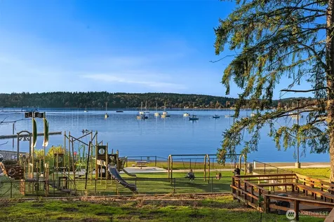 9600 SW 268th Street Vashon WA 98070