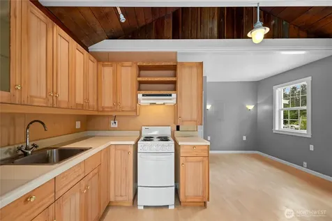 1409 E Dallman Road Camano Island WA 98282