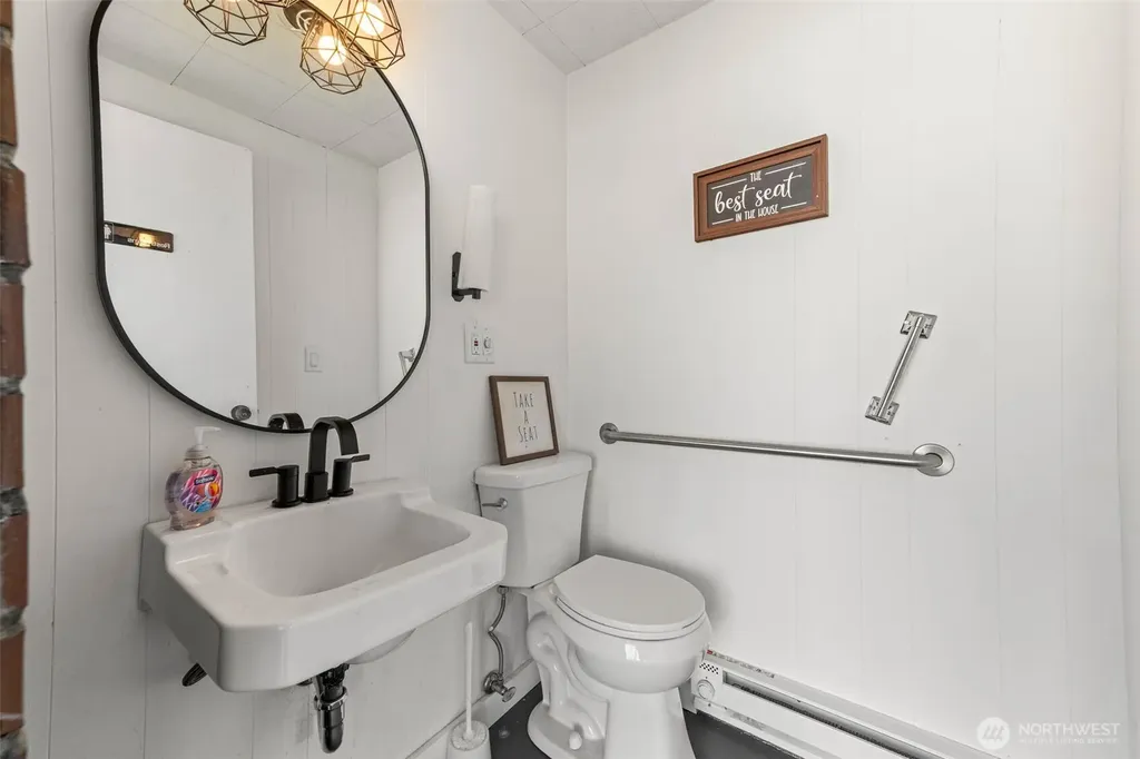 3702 Hunt Street NW Gig Harbor WA 98335