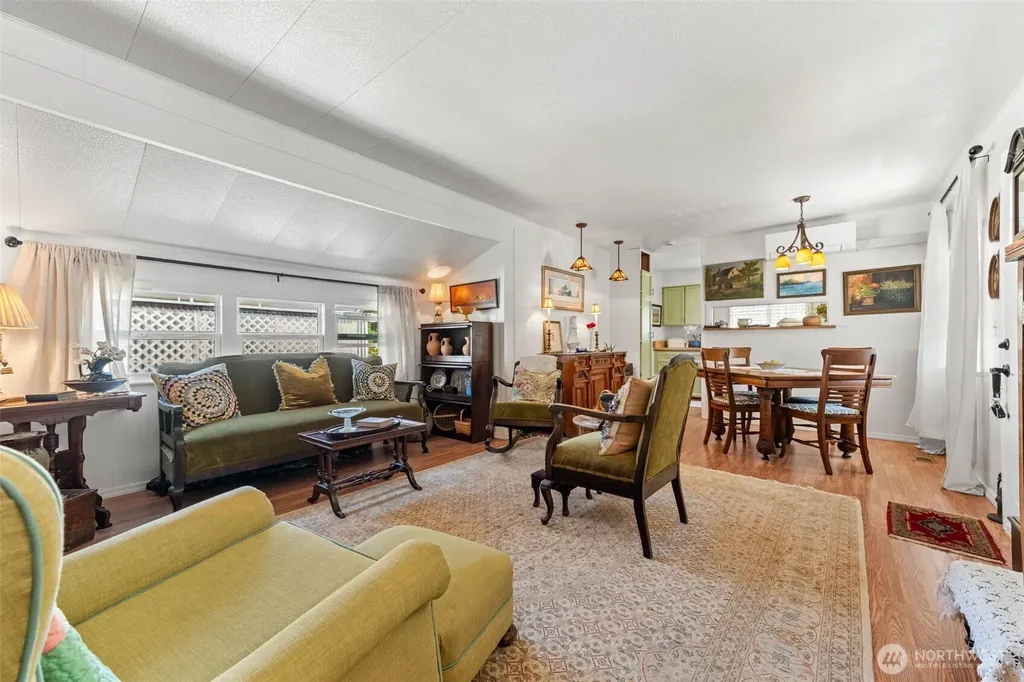 3702 Hunt Street NW Gig Harbor WA 98335