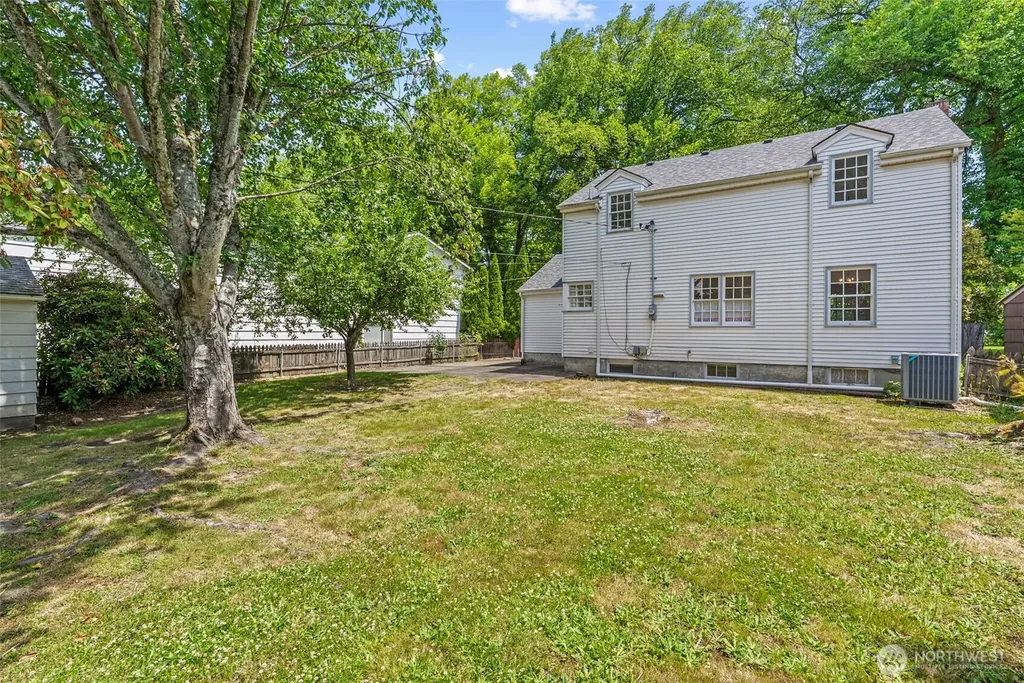 2809 Nichols Boulevard Longview WA 98632