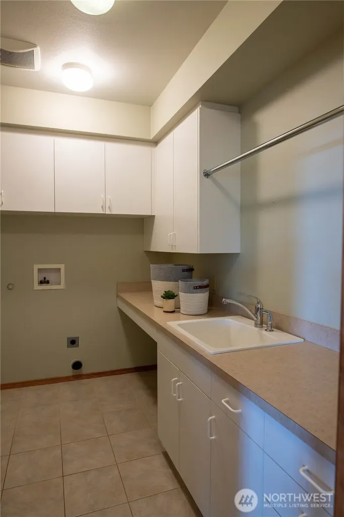 975 E Simmons Road Port Angeles WA 98362