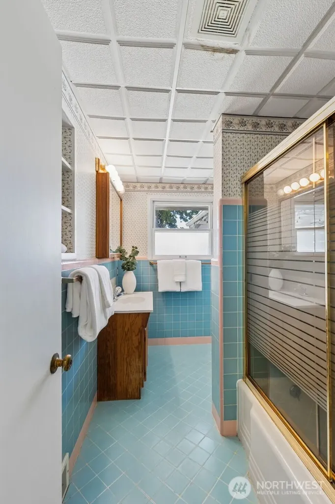 14205 11th Avenue SW Burien WA 98166