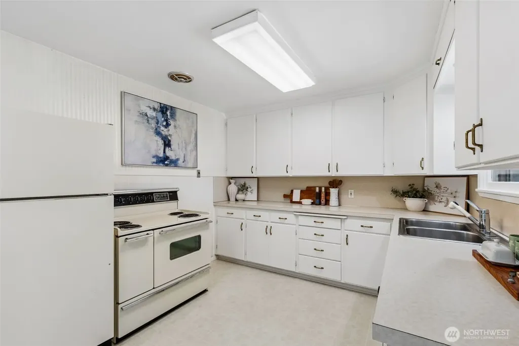 14205 11th Avenue SW Burien WA 98166