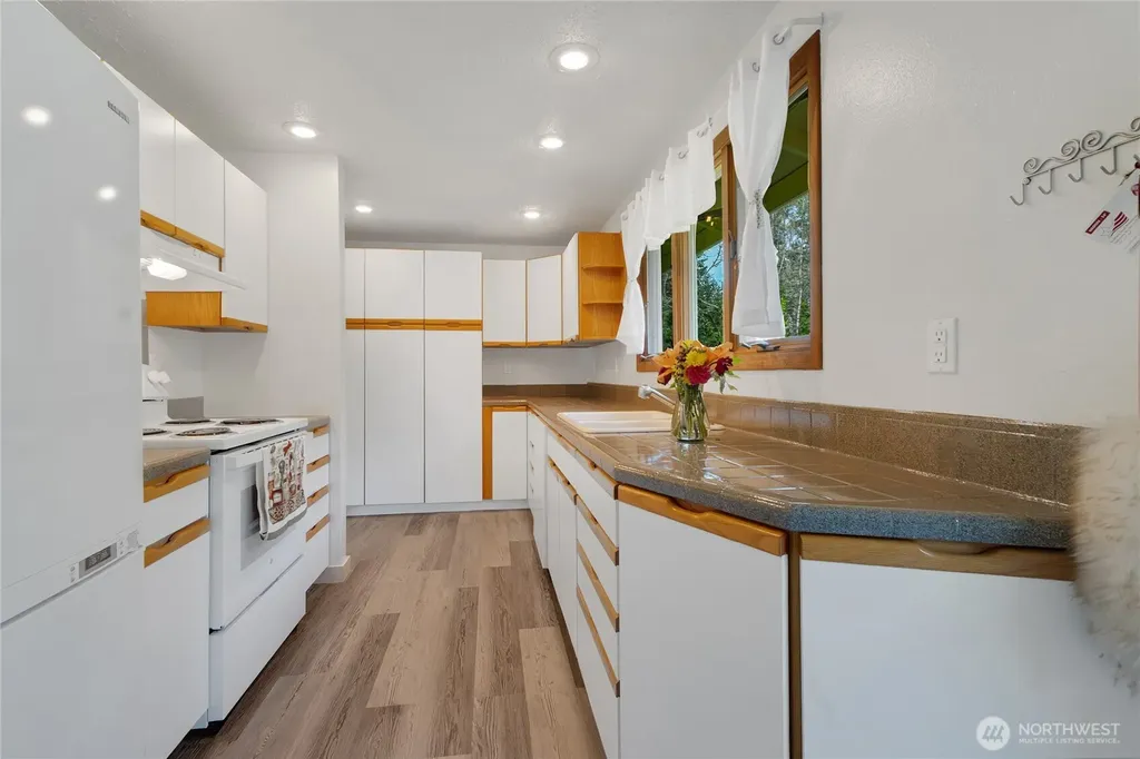 33109 78th Avenue S Roy WA 98580