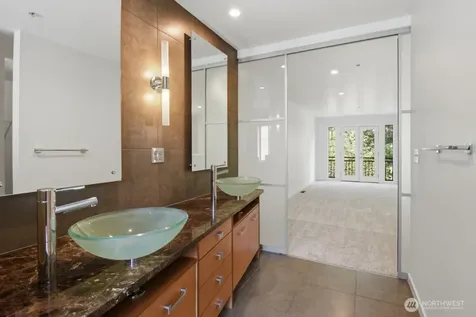 10575 NE 12th Place Bellevue WA 98004