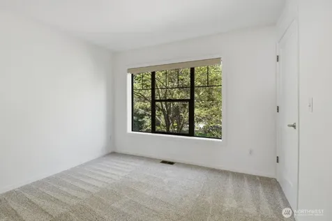 10575 NE 12th Place Bellevue WA 98004