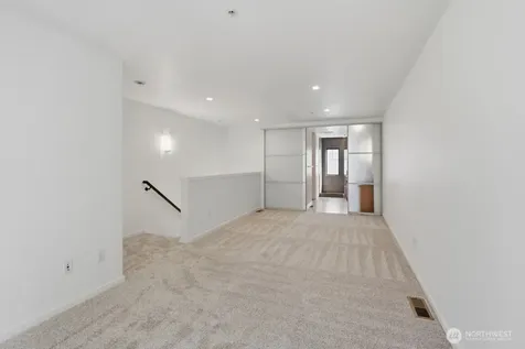 10575 NE 12th Place Bellevue WA 98004