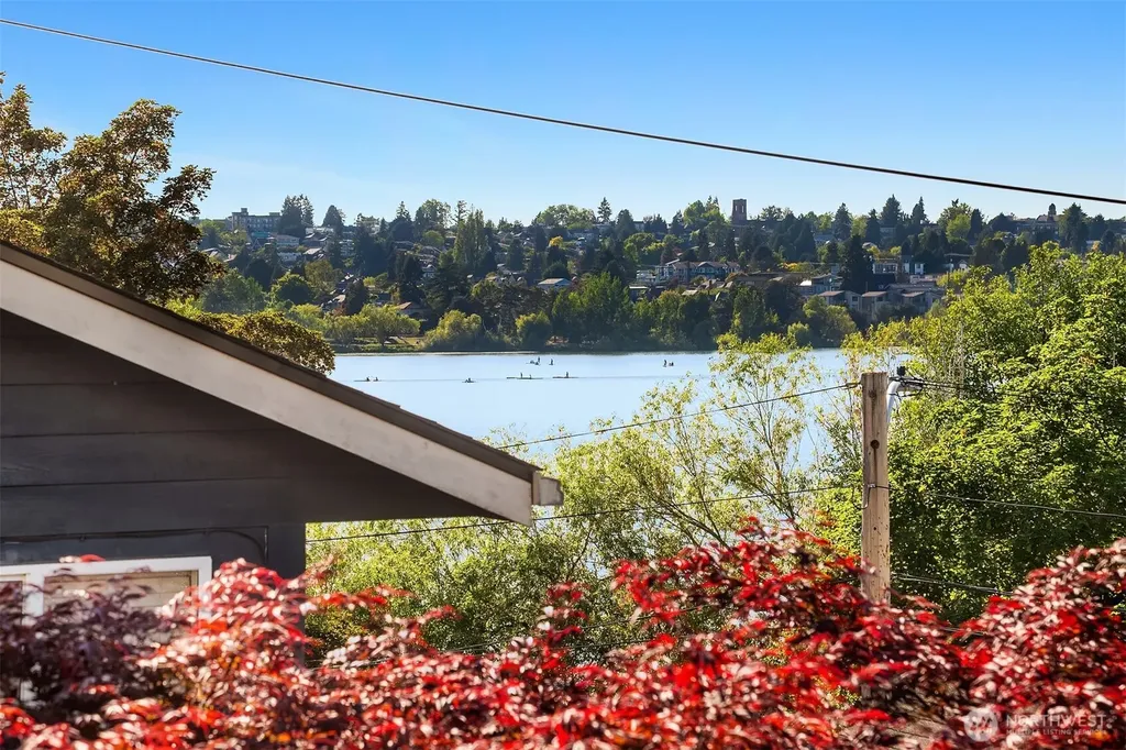 2112 N 64th Street Seattle WA 98103