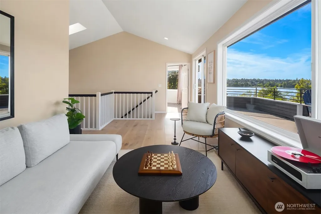 2112 N 64th Street Seattle WA 98103