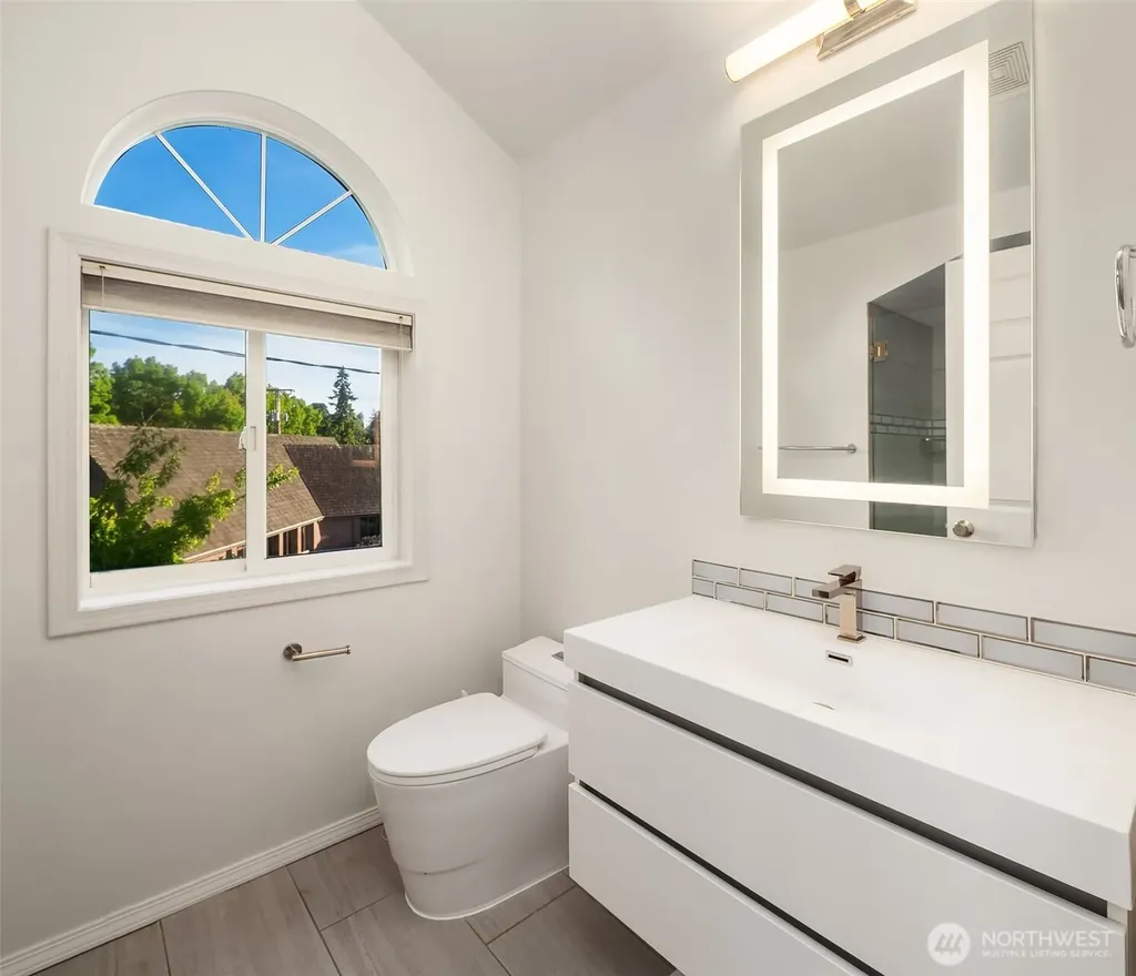 2112 N 64th Street Seattle WA 98103