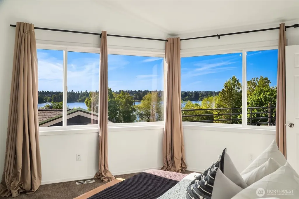 2112 N 64th Street Seattle WA 98103