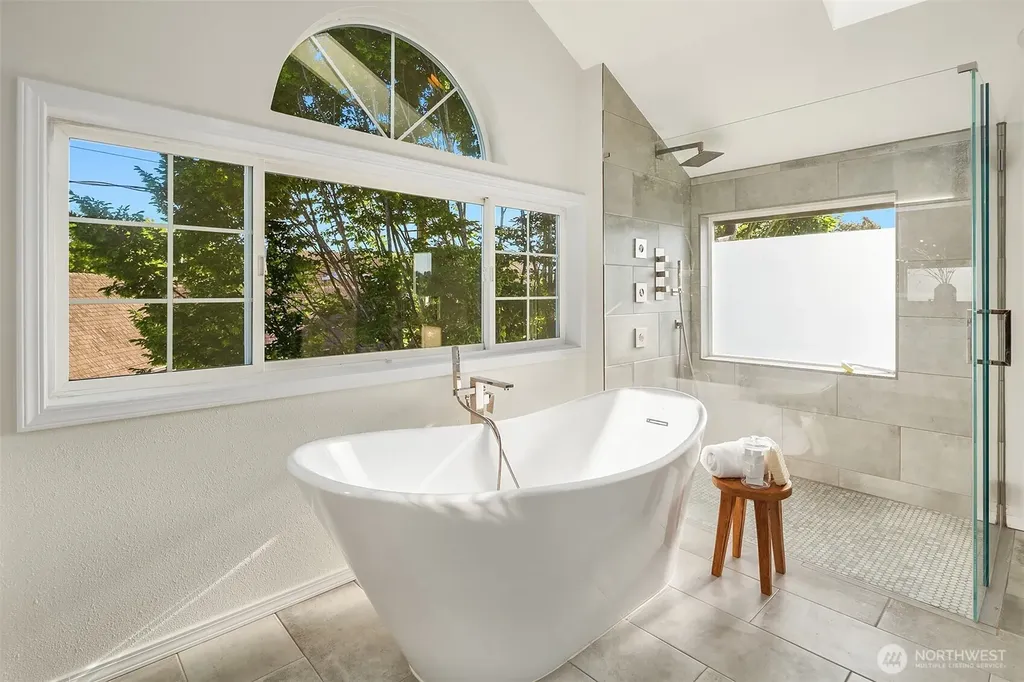 2112 N 64th Street Seattle WA 98103