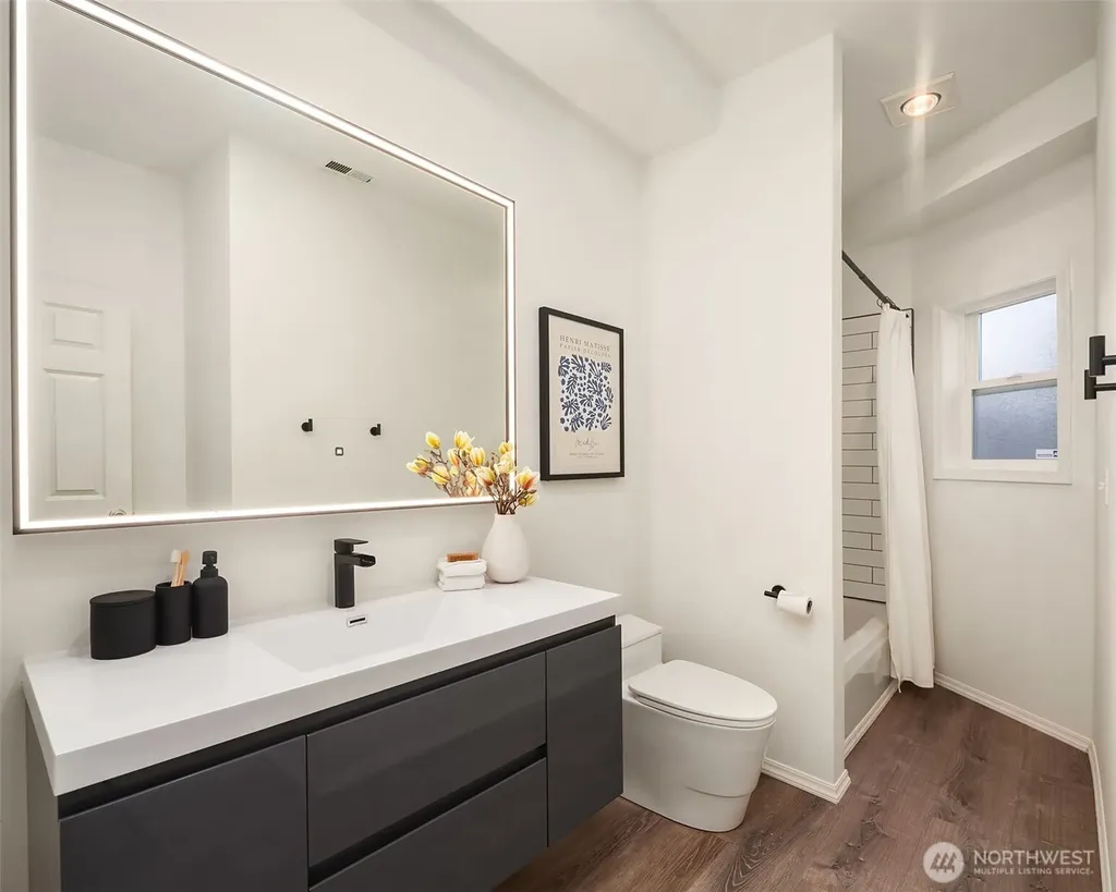 2112 N 64th Street Seattle WA 98103