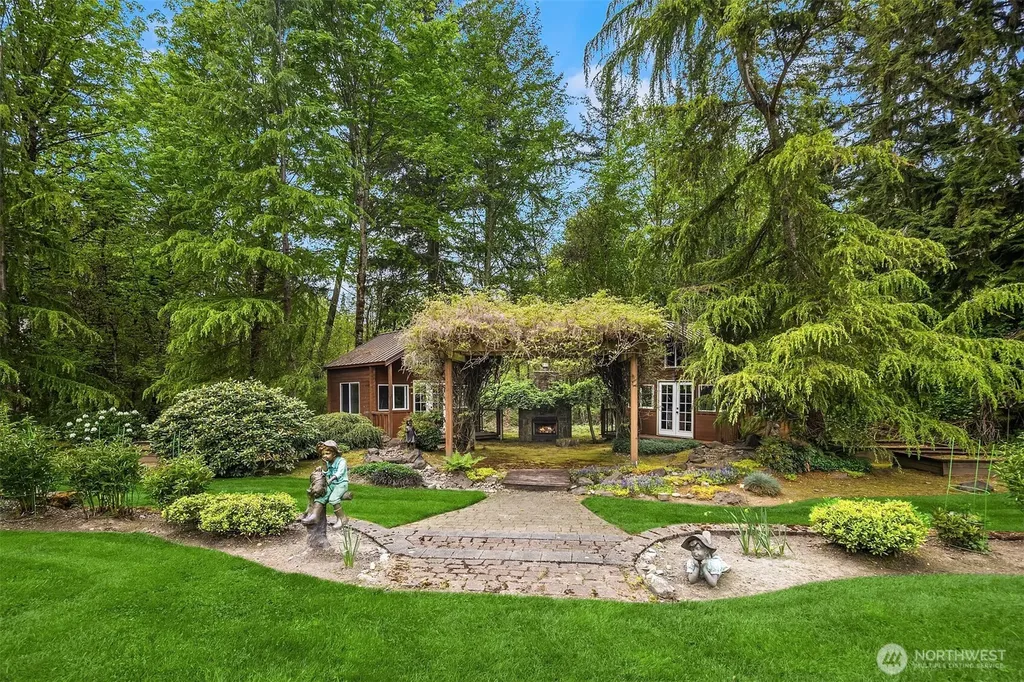 8407 255th Avenue NE Redmond WA 98053