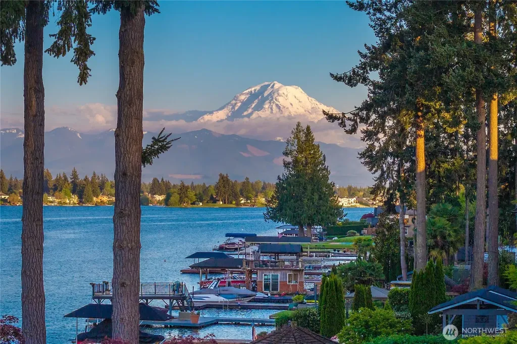 1601 Tacoma Point Drive E Lake Tapps WA 98391