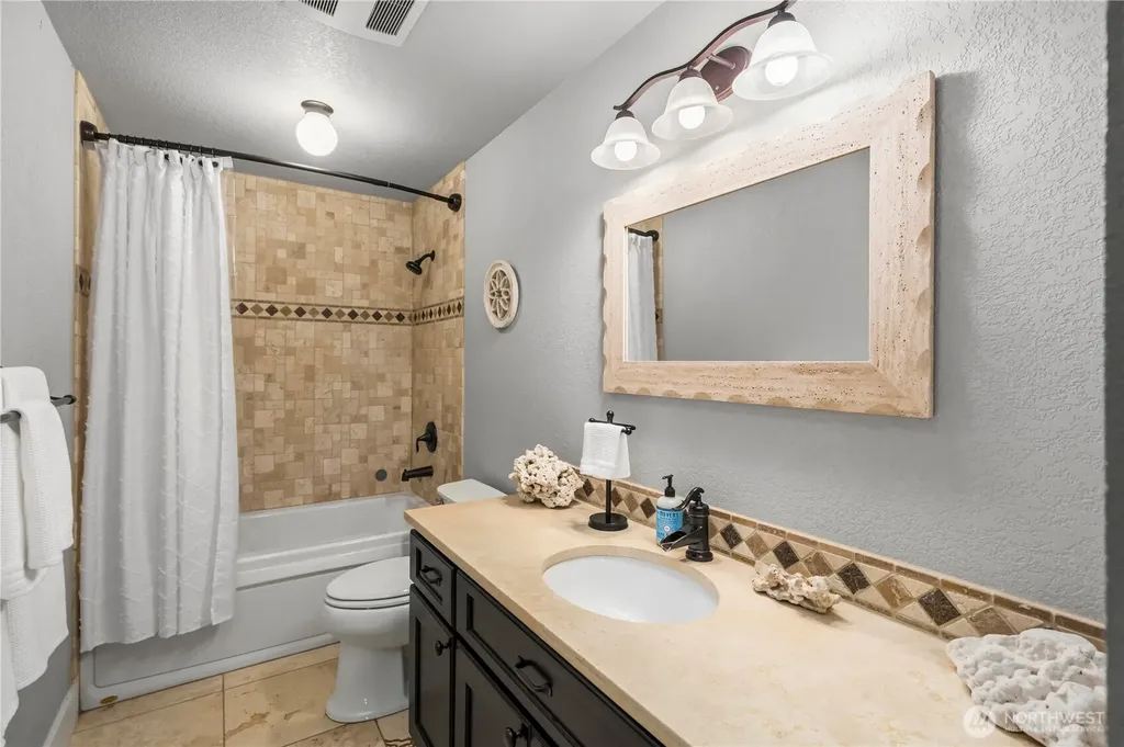 1601 Tacoma Point Drive E Lake Tapps WA 98391