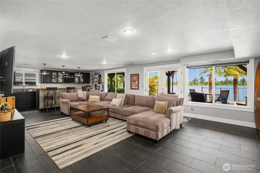 1601 Tacoma Point Drive E Lake Tapps WA 98391