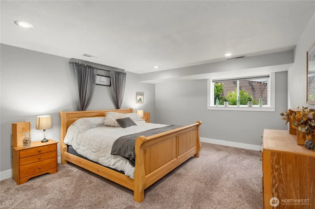 1601 Tacoma Point Drive E Lake Tapps WA 98391