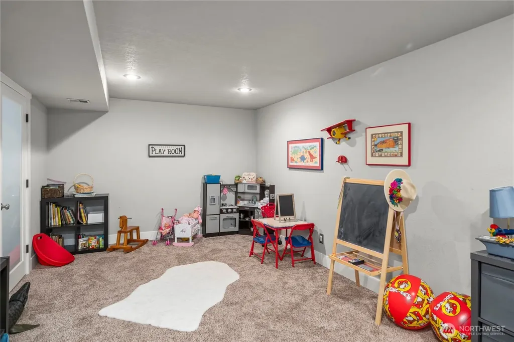 1601 Tacoma Point Drive E Lake Tapps WA 98391