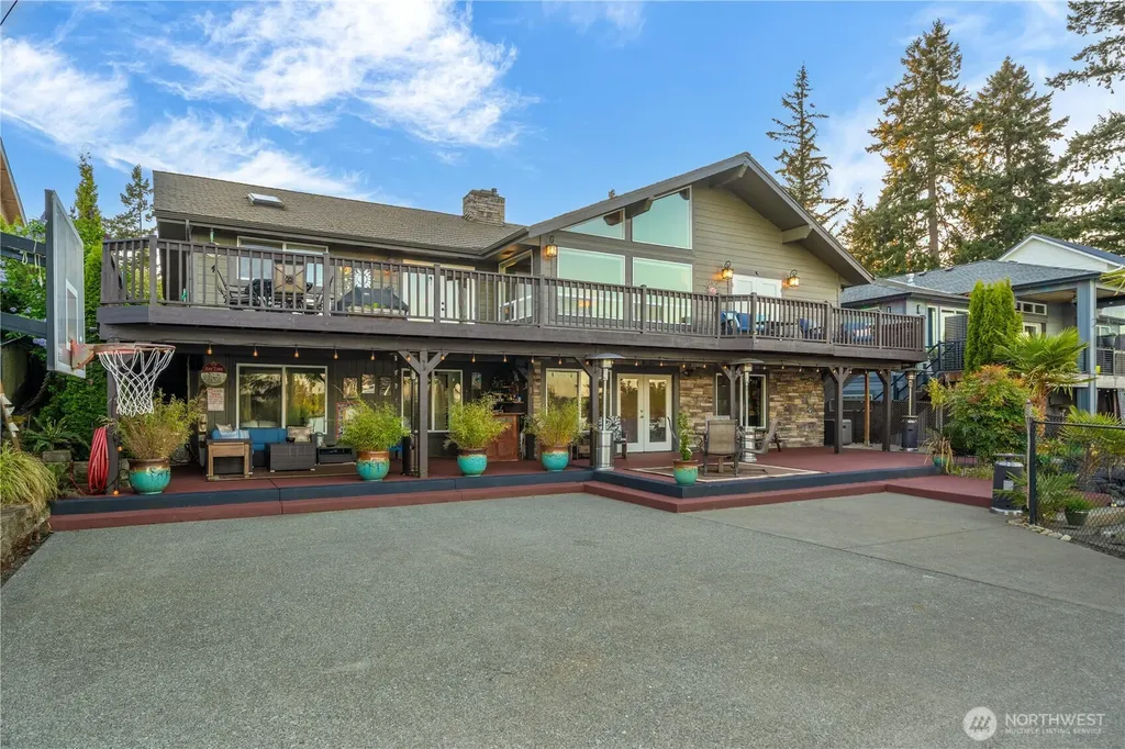 1601 Tacoma Point Drive E Lake Tapps WA 98391