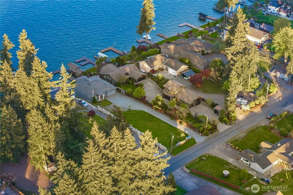 1601 Tacoma Point Drive E Lake Tapps WA 98391