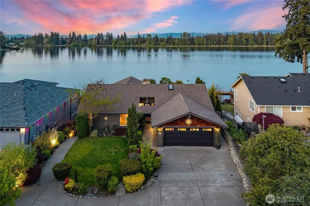 1601 Tacoma Point Drive E Lake Tapps WA 98391