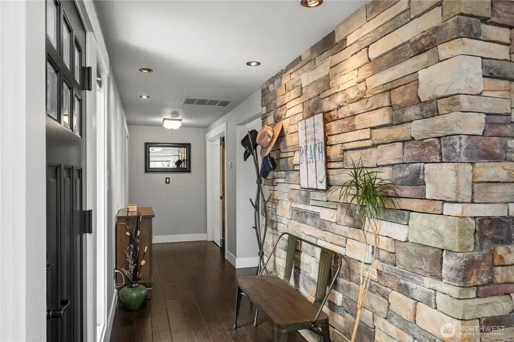 1601 Tacoma Point Drive E Lake Tapps WA 98391