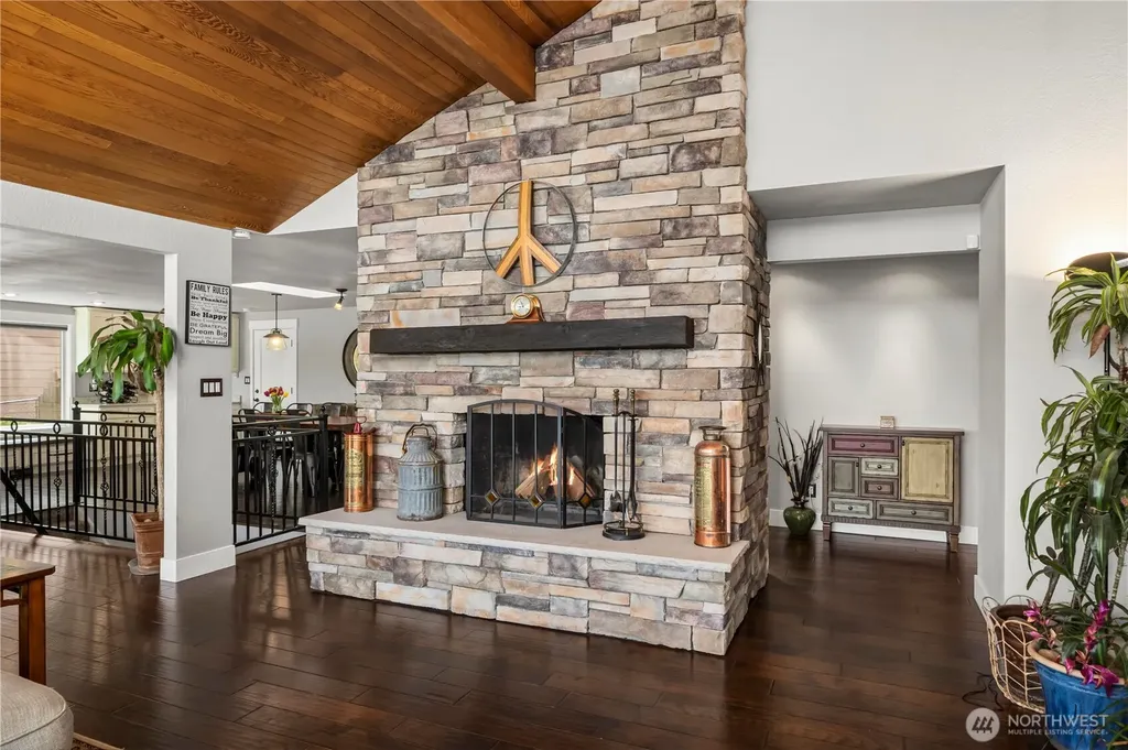 1601 Tacoma Point Drive E Lake Tapps WA 98391
