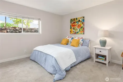 1425 S Puget Drive Renton WA 98055