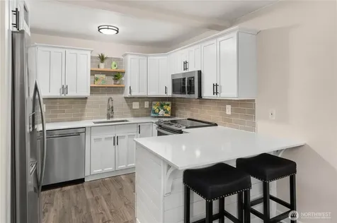 1425 S Puget Drive Renton WA 98055