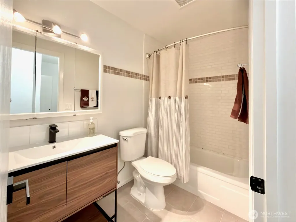 5834 NE 75th Street Seattle WA 98115