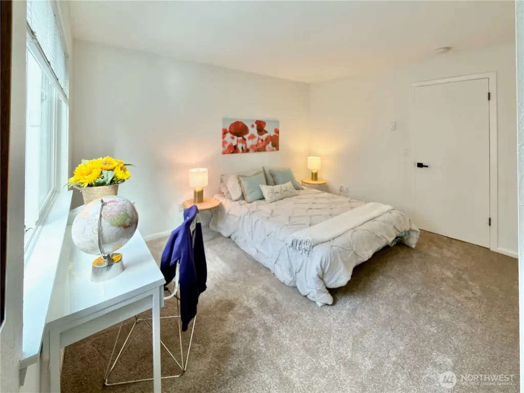 5834 NE 75th Street Seattle WA 98115