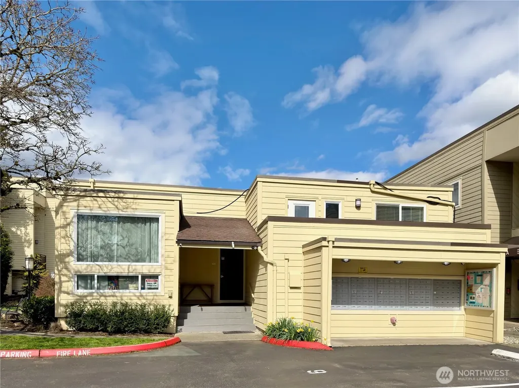5834 NE 75th Street Seattle WA 98115