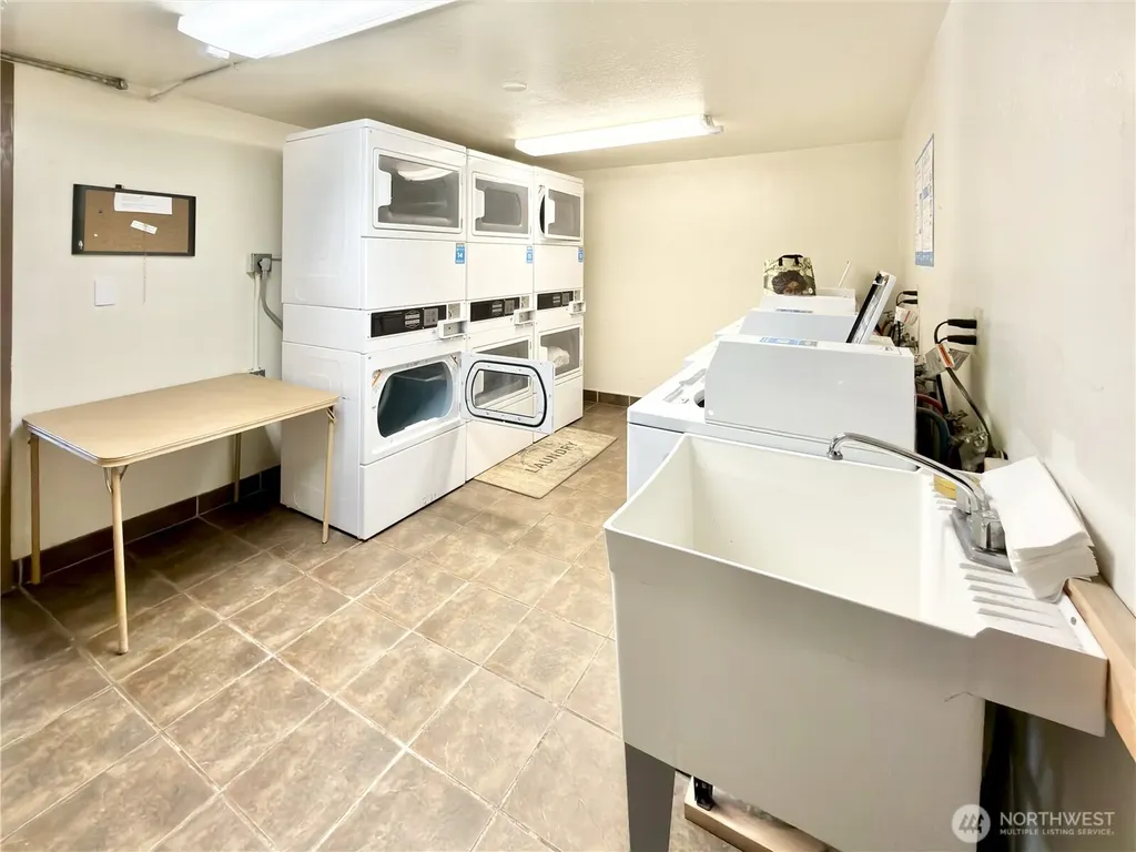 5834 NE 75th Street Seattle WA 98115