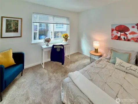 5834 NE 75th Street Seattle WA 98115