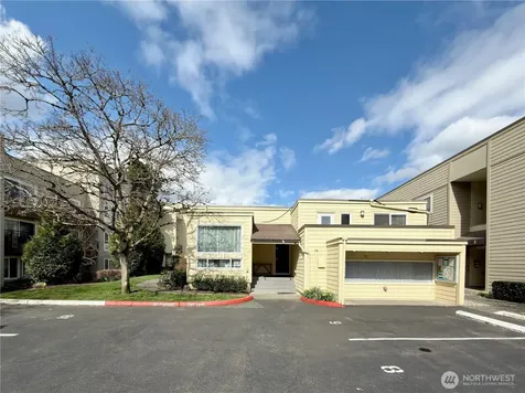 5834 NE 75th Street Seattle WA 98115