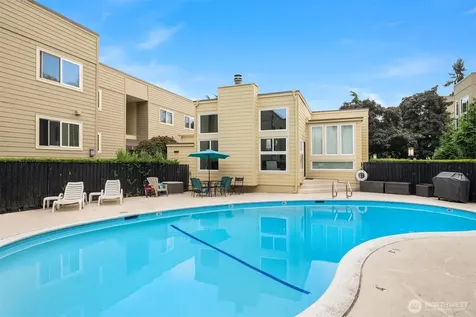 5834 NE 75th Street Seattle WA 98115