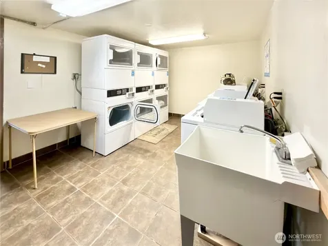 5834 NE 75th Street Seattle WA 98115